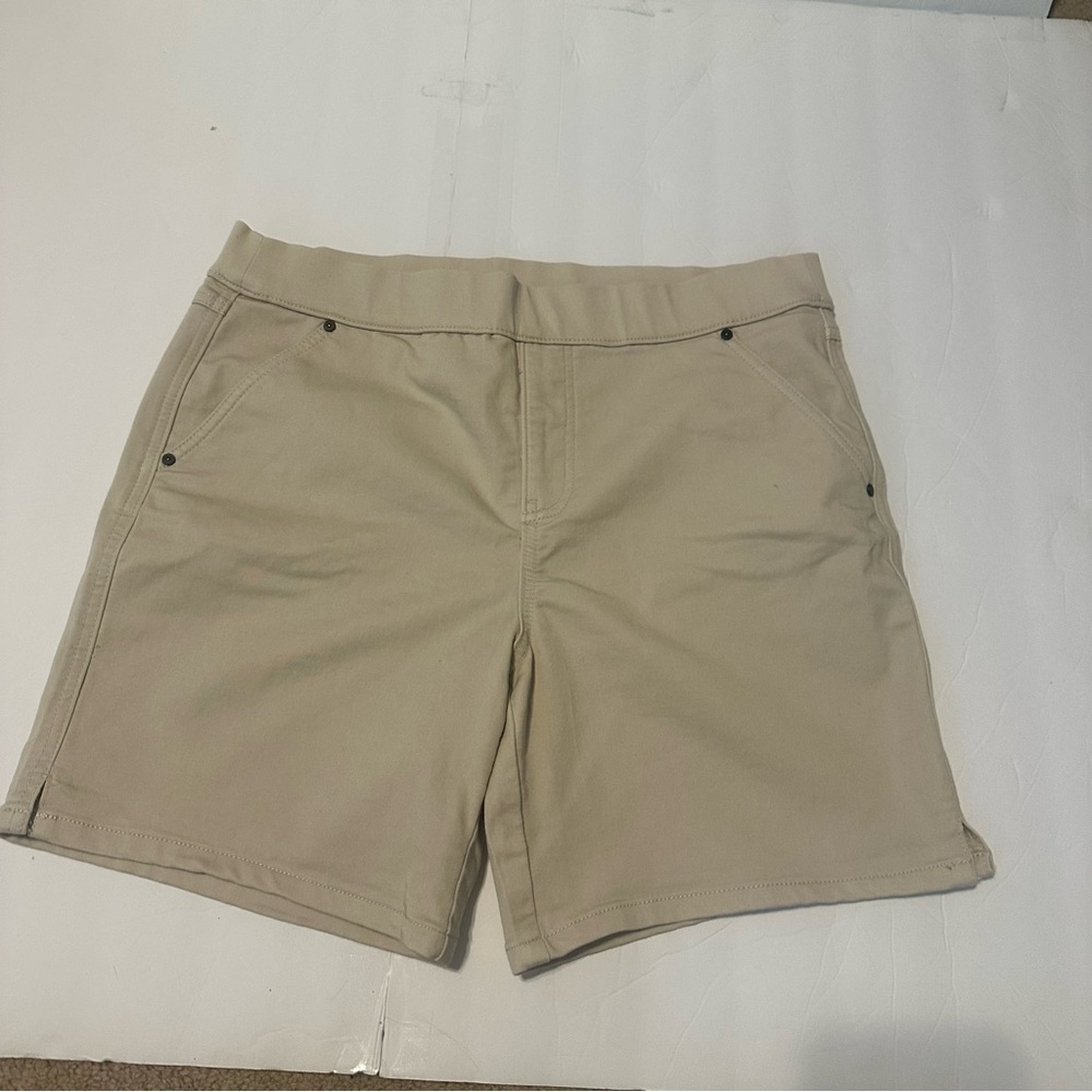 Women's Tan Shorts Khakis & Company Size 8 Summer Classic Everyday Spring Casual